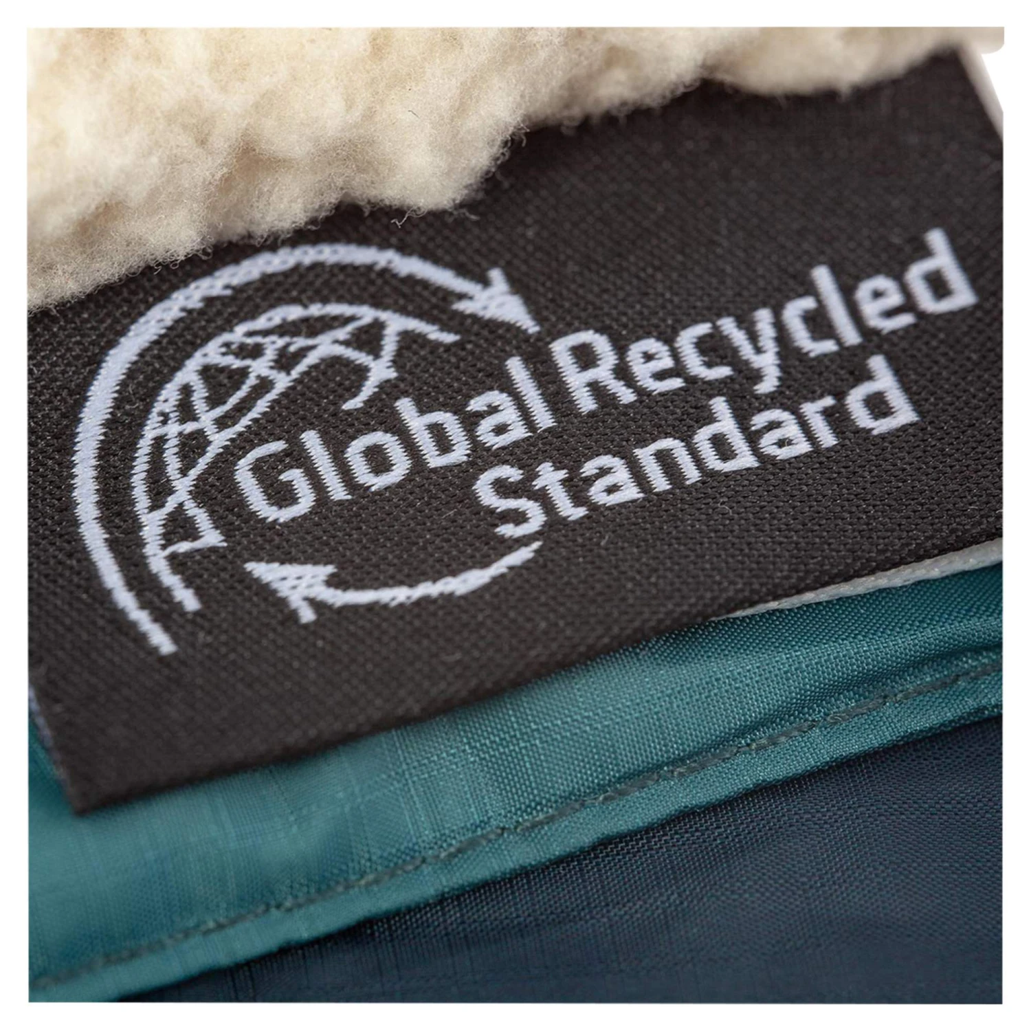 VICKYWOOD X VOITED CLOUDY TOUCH KISSENDECKE - Decke 9 VICKYWOOD X VOITED CLOUDY TOUCH KISSENDECKE - Decke – Bild 7